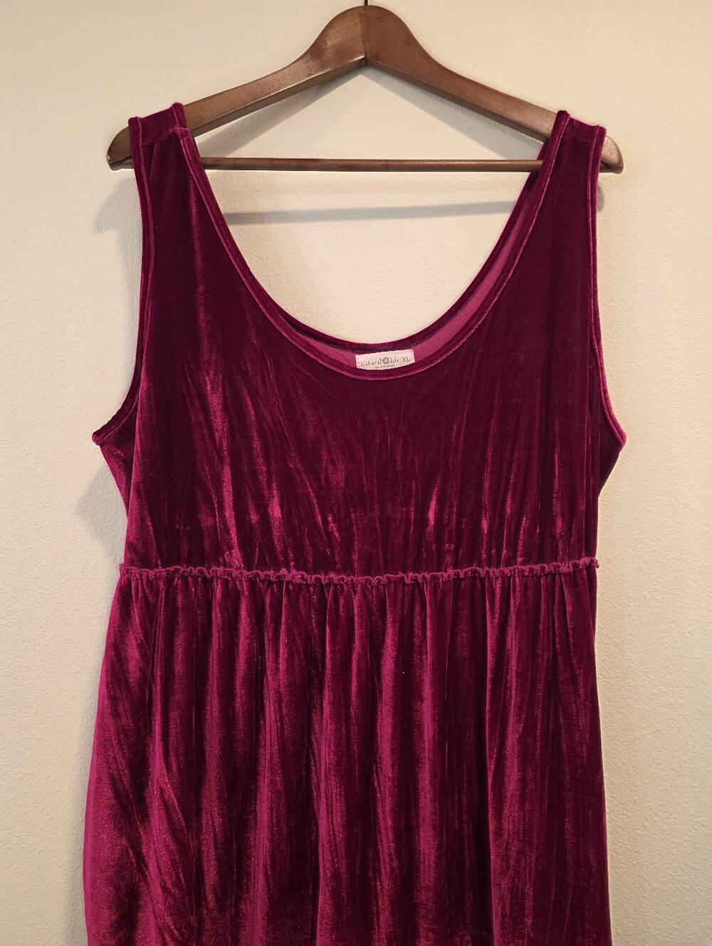 Natural Life Karlie Magenta Sleeveless Tiered Velvet Maxi Dress - Picture 5 of 9